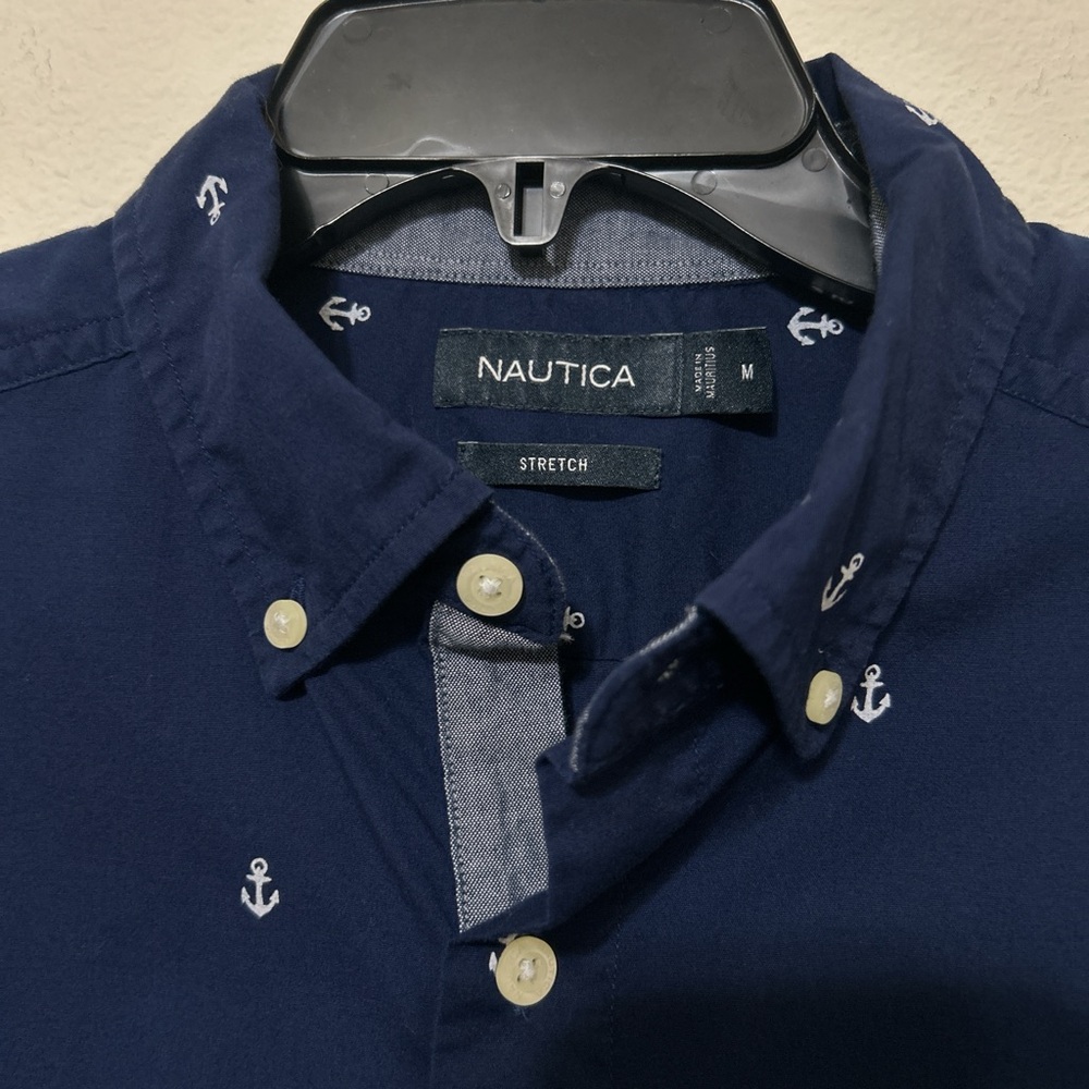 Nautica Men's Navy Blue Anchor Print Short Sleeve Button-Down Shirt - Picture 2 of 6
